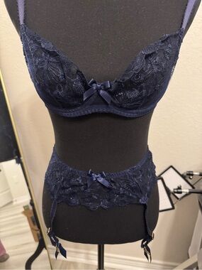 3 piece lace set NWOT